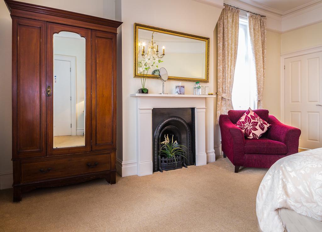 Villiers Lodge Surbiton ภายนอก รูปภาพ