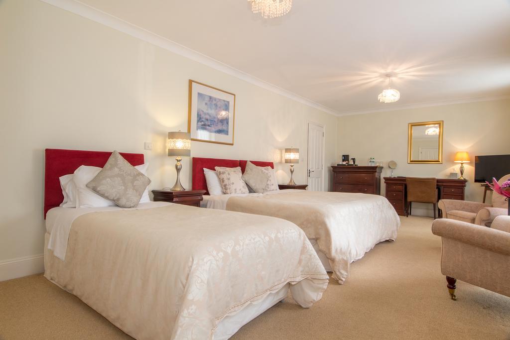 Villiers Lodge Surbiton ภายนอก รูปภาพ