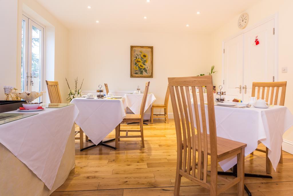 Villiers Lodge Surbiton ภายนอก รูปภาพ