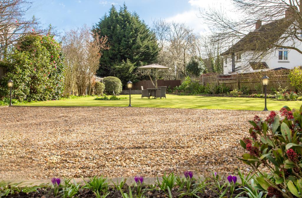 Villiers Lodge Surbiton ภายนอก รูปภาพ