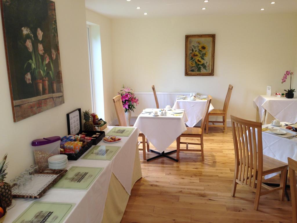 Villiers Lodge Surbiton ภายนอก รูปภาพ